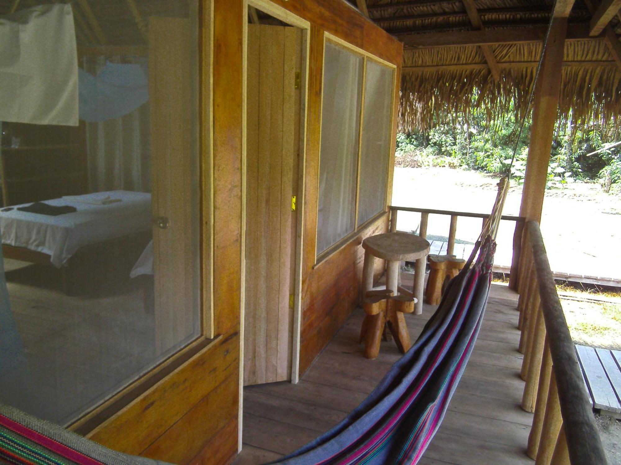 Aguas Negras River Lodge Puerto Montufar 外观 照片