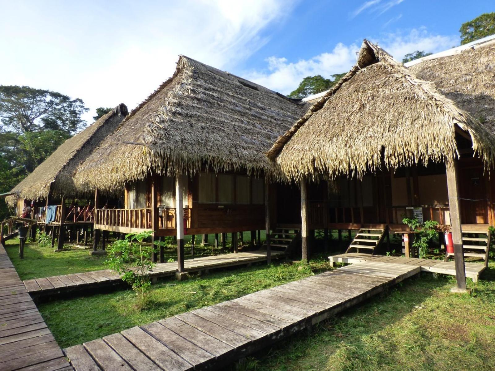 Aguas Negras River Lodge Puerto Montufar 外观 照片